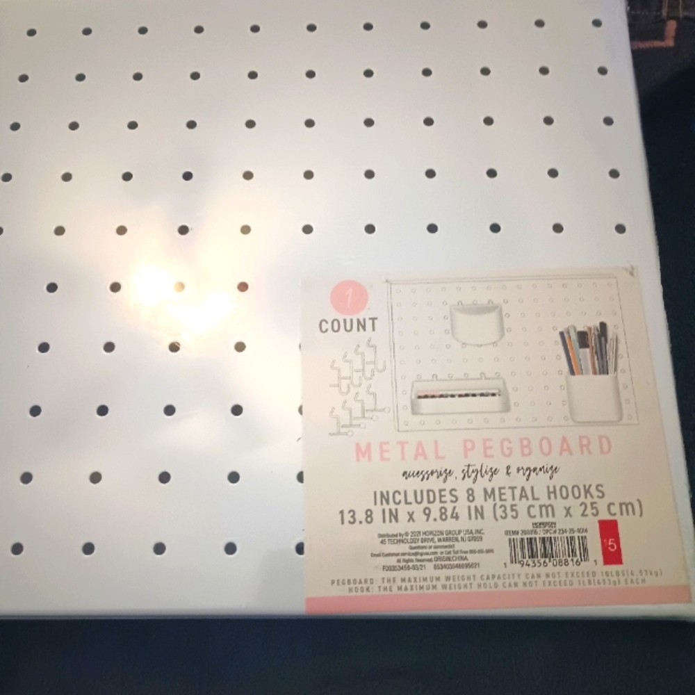 Metal peg board